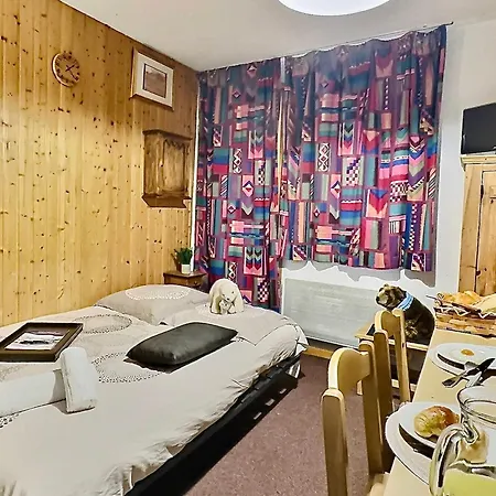 Lägenhet 4 Pers. A Au Pied Des Pistes, Balcon Et Animaux Acceptes - Fr-1-411-391 *